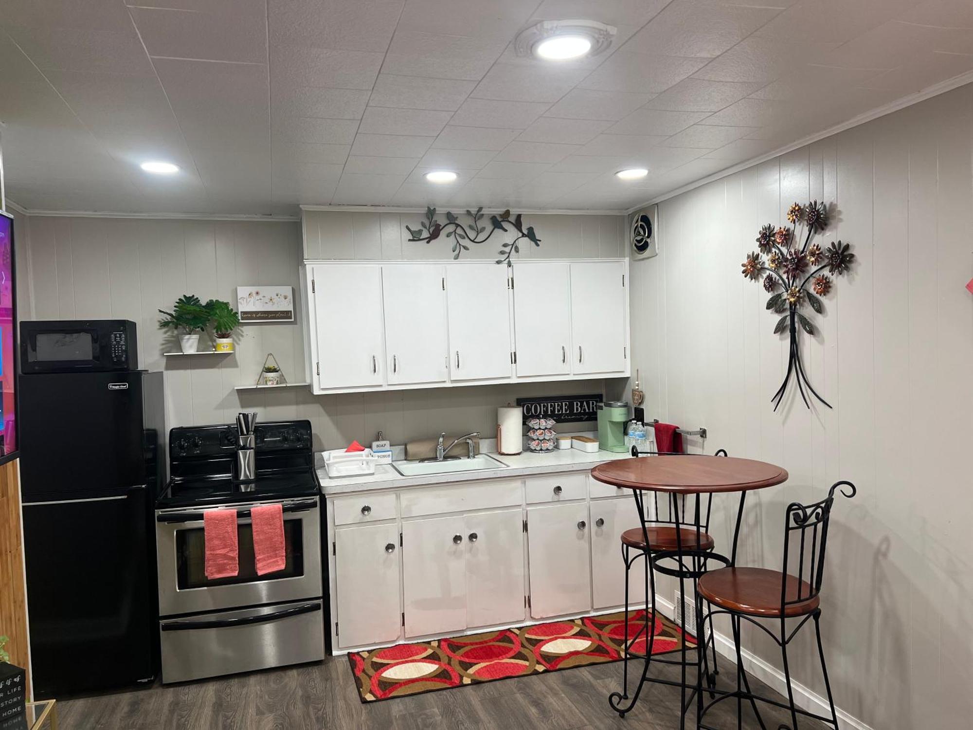 Cozy Buffalo Home-Sleeps 4 Lackawanna Eksteriør billede
